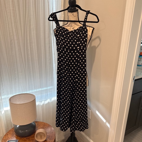 Reformation dress- like new -Trending now - Picture 1 of 2